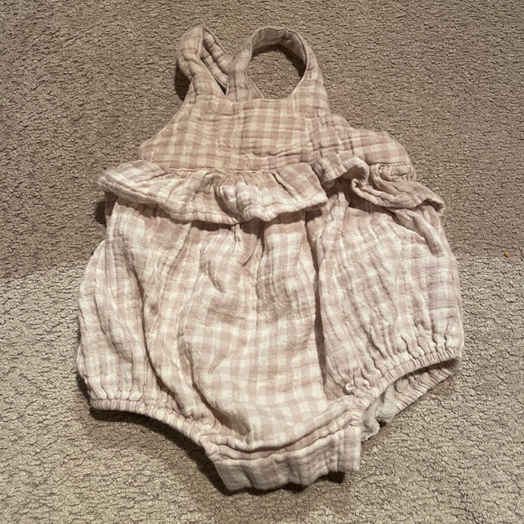 Quincy mae bubble romper - Picture 3 of 4